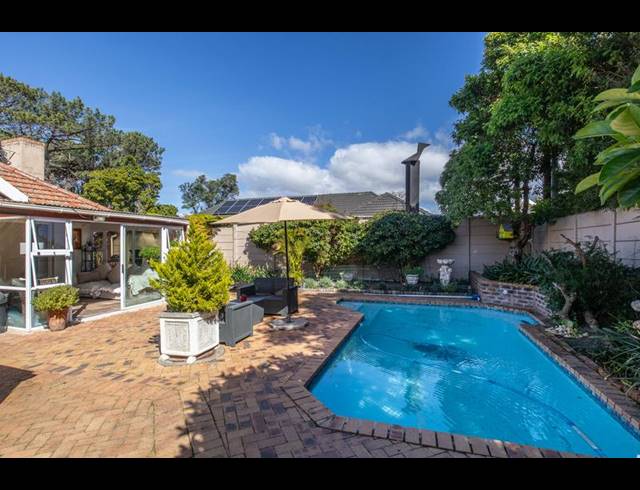 5 BEDROOM HOUSE FOR SALE IN MEADOWRIDGE